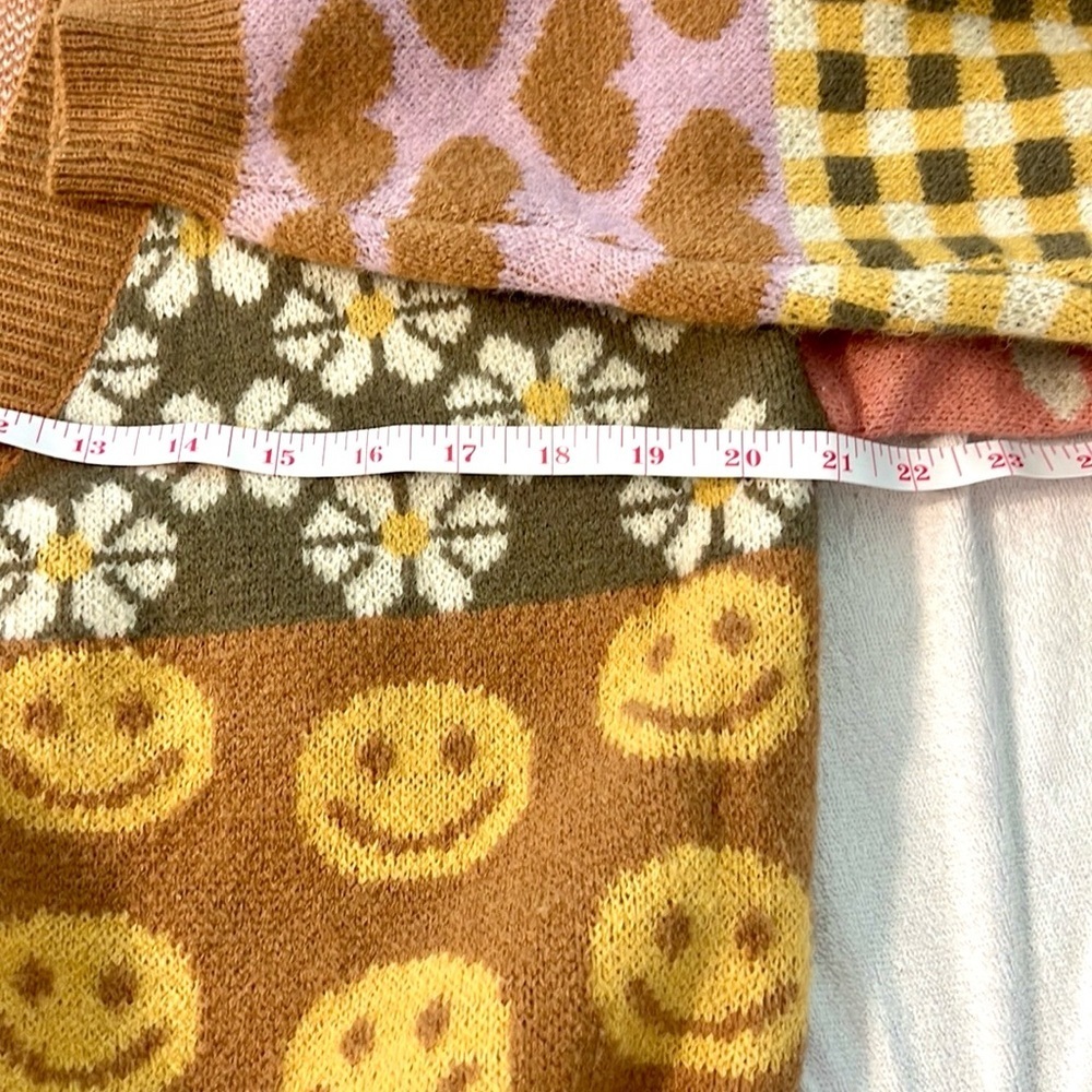 Debut, Retro Throw-back Cardigan Sweater, Adorable Flower-Child Vibe, Size XS - Picture 8 of 9